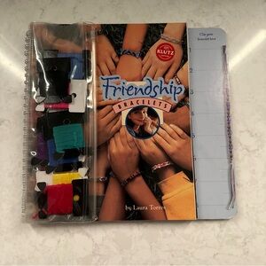 Friendship Bracelets (Klutz) - Spiral-bound By Torres, Laura -‎ GOOD